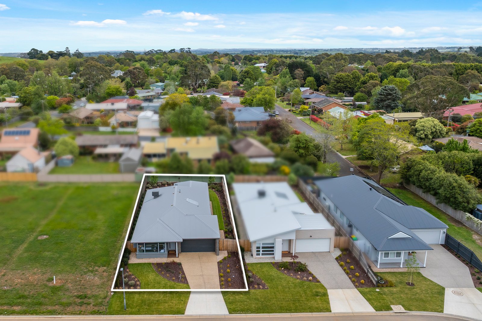 Real Estate and Property in 6 Ellison Street, Woodend, VIC