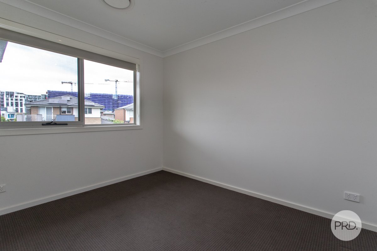 6 Empire Circuit PENRITH 15