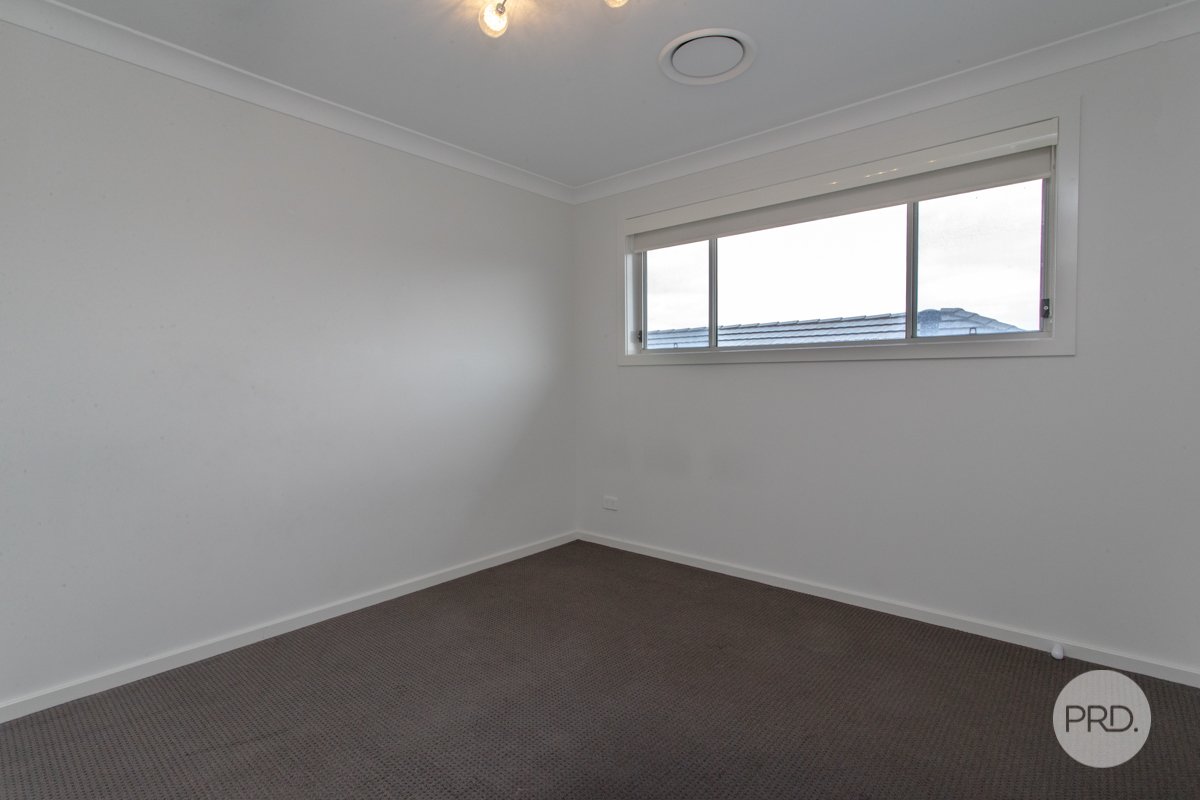 6 Empire Circuit PENRITH 14