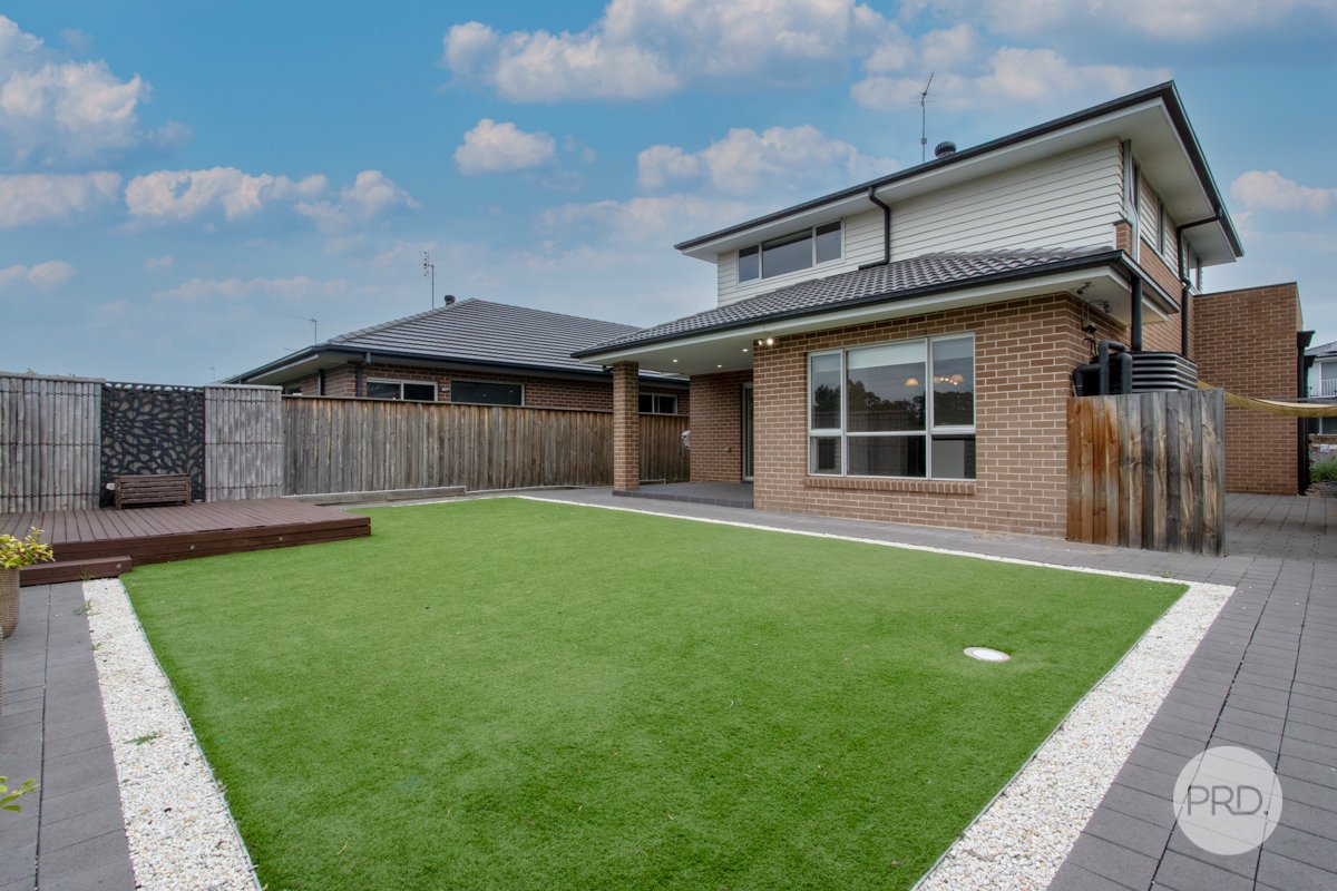 6 Empire Circuit PENRITH 20