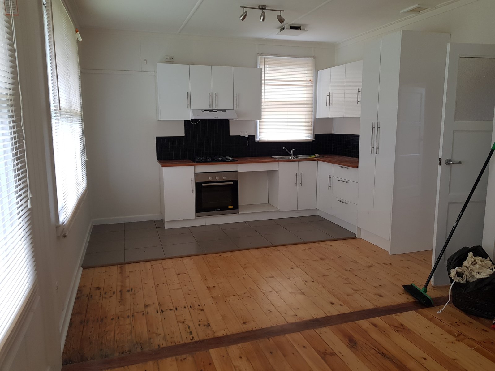 Gallery: 6 Emu Court