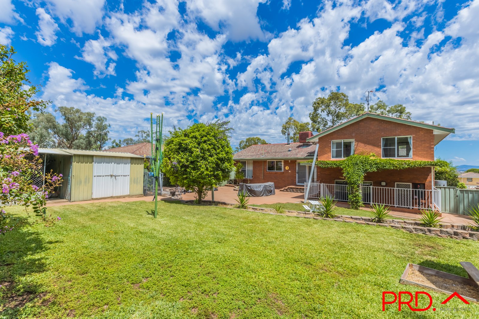 6 Eucalypt Avenue TAMWORTH 24