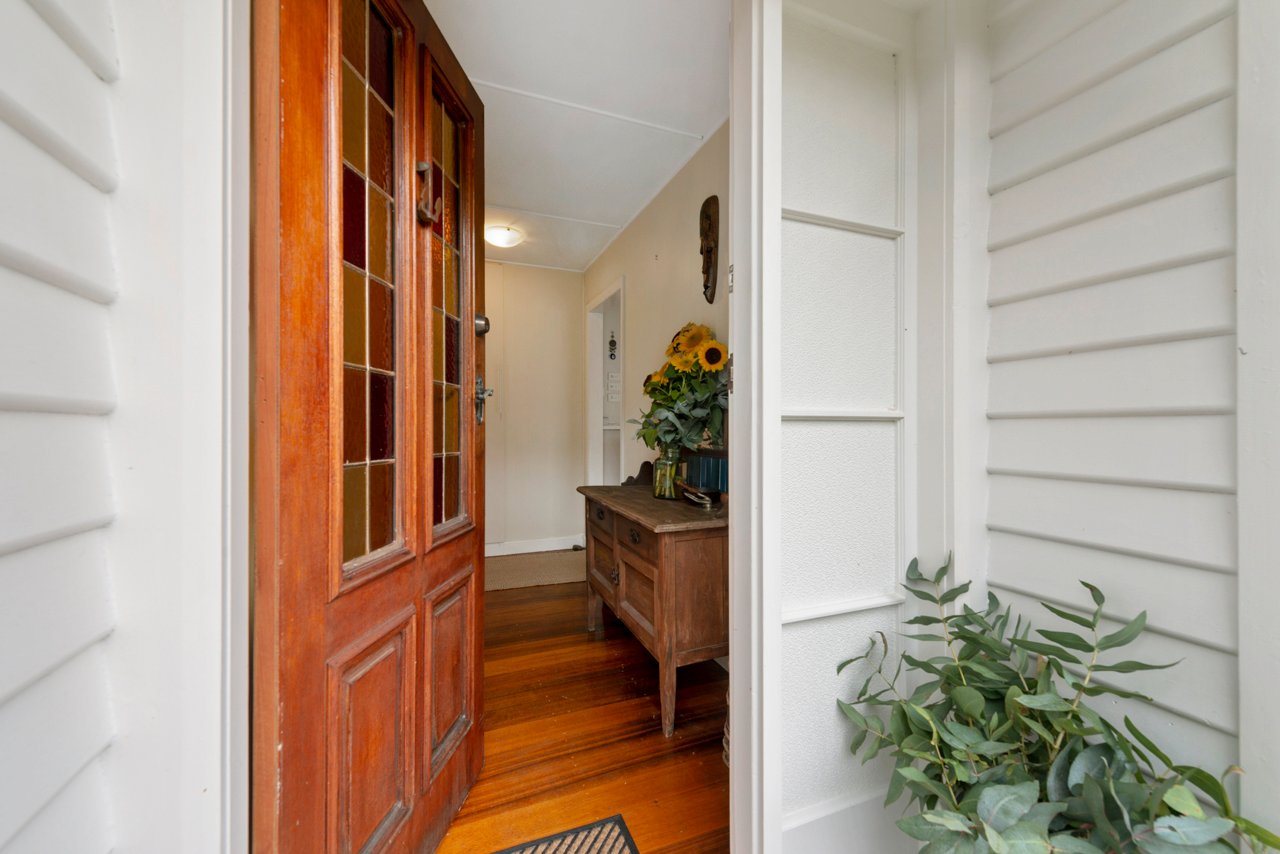 6 Fairfax Road GLENORCHY 2