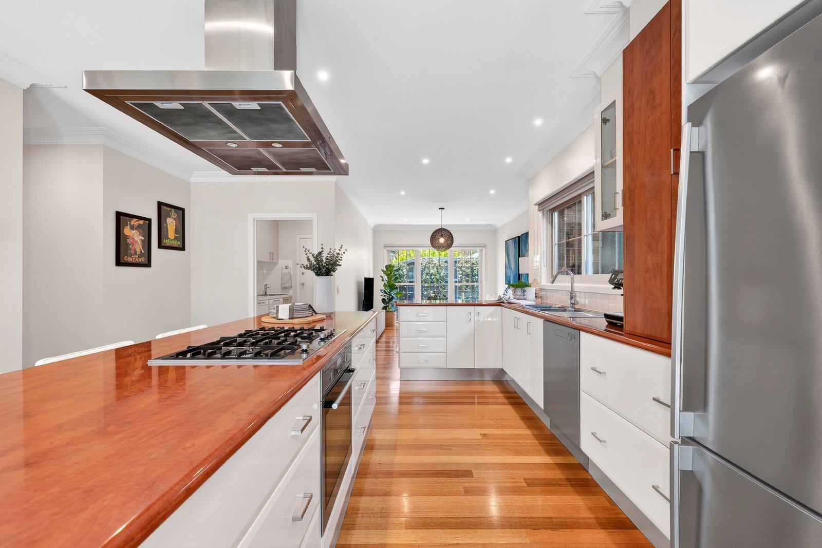 Gallery: 6 Fairland Avenue