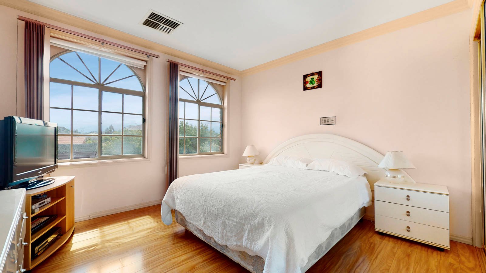 Real Estate and Property in 6 Falconer Court, Keilor, VIC