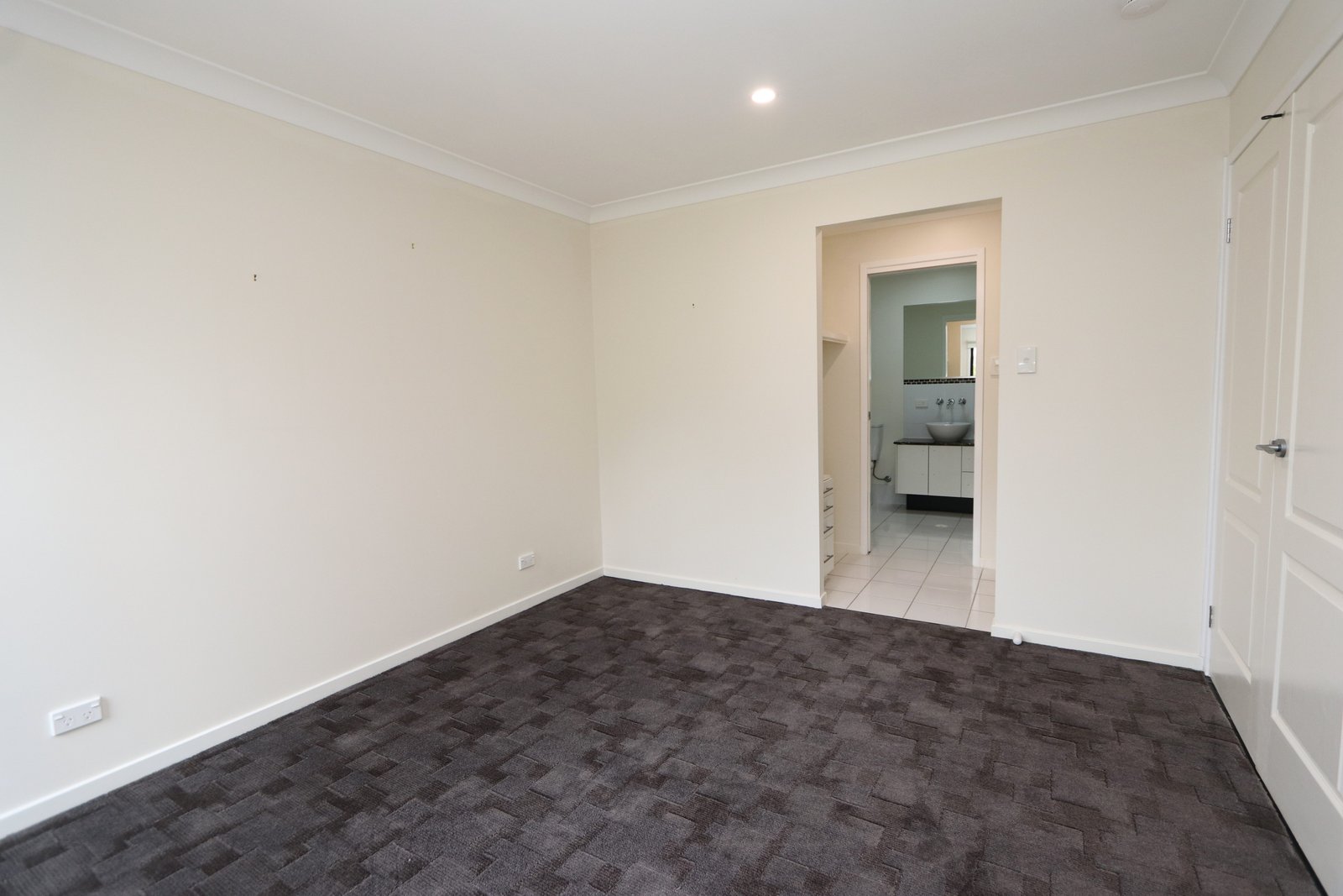 6 Fleetwood Court HELENSVALE 22