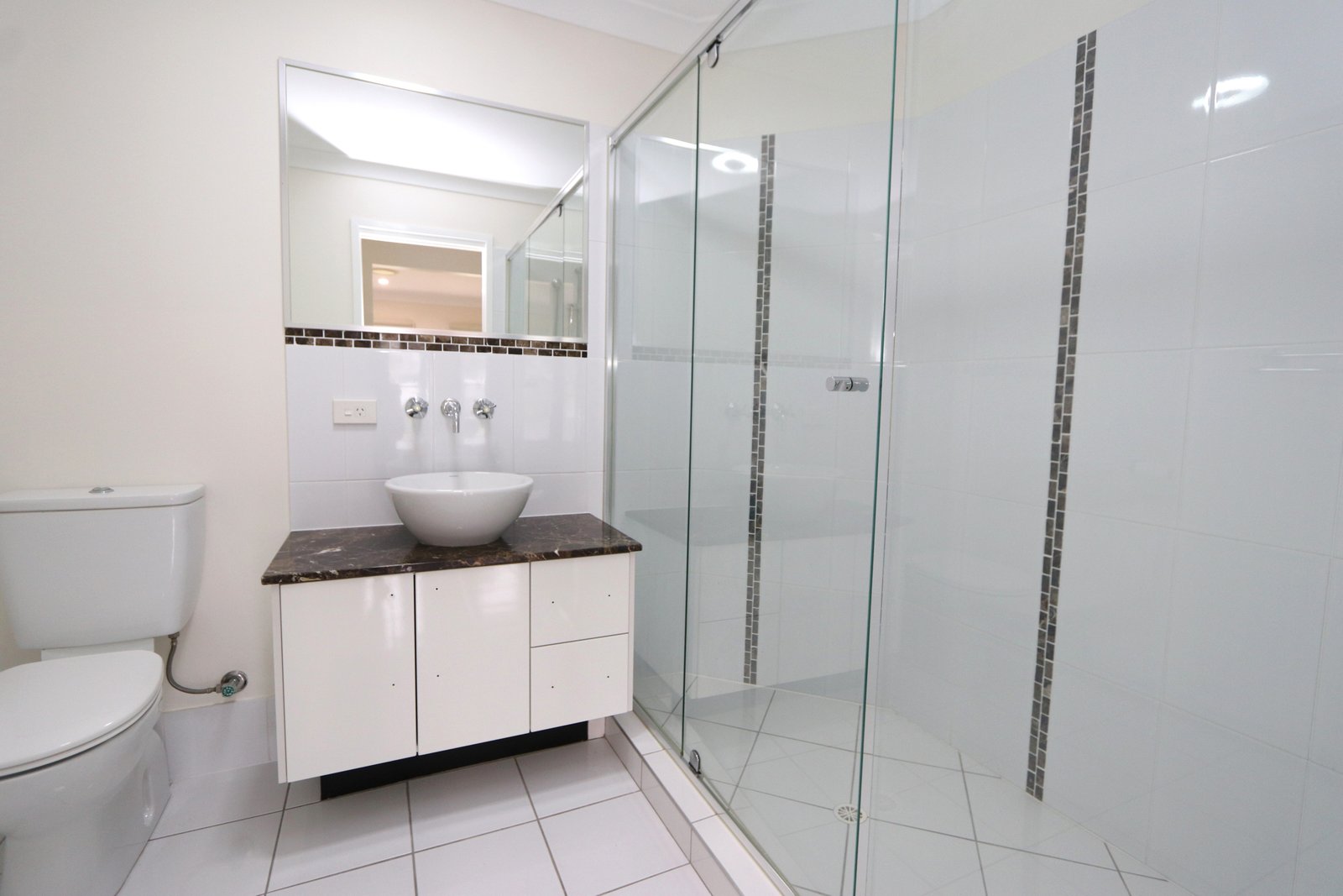 6 Fleetwood Court HELENSVALE 23