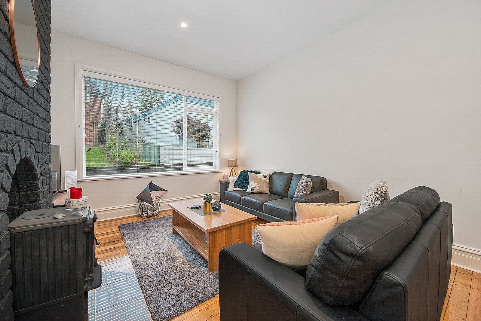 6 Flinders Lane SANDY BAY 9