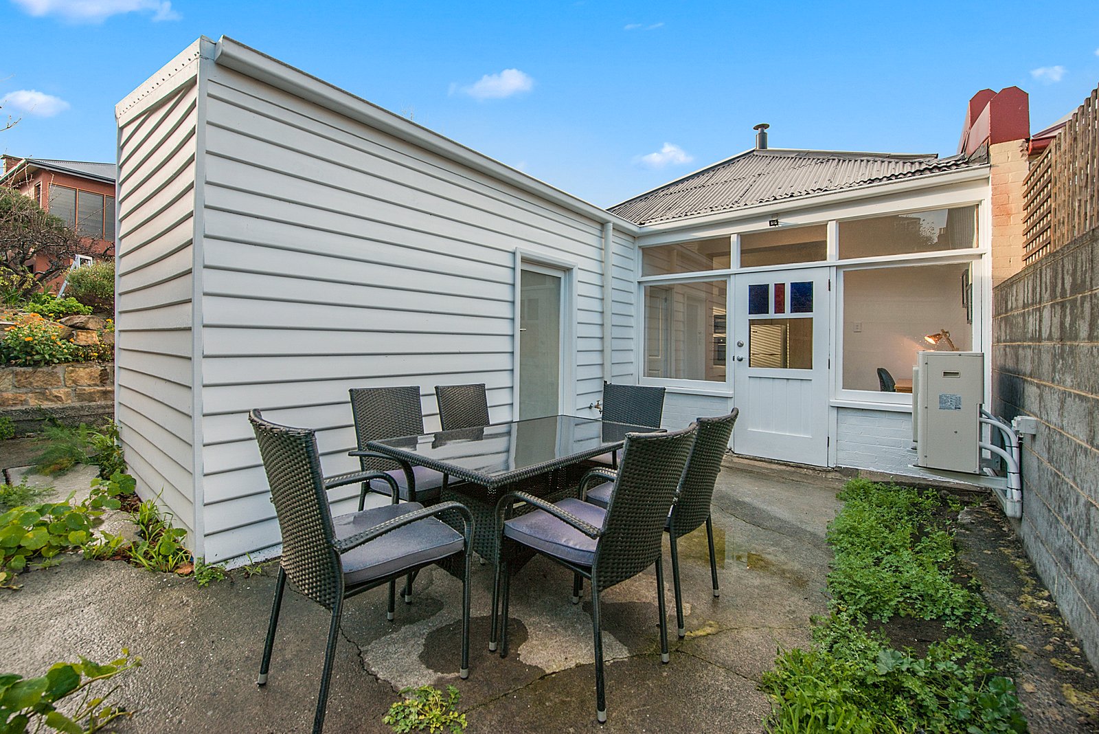 6 Flinders Lane SANDY BAY 16