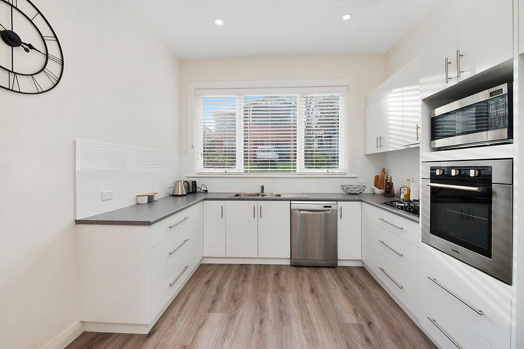 6 Flinders Lane SANDY BAY 2