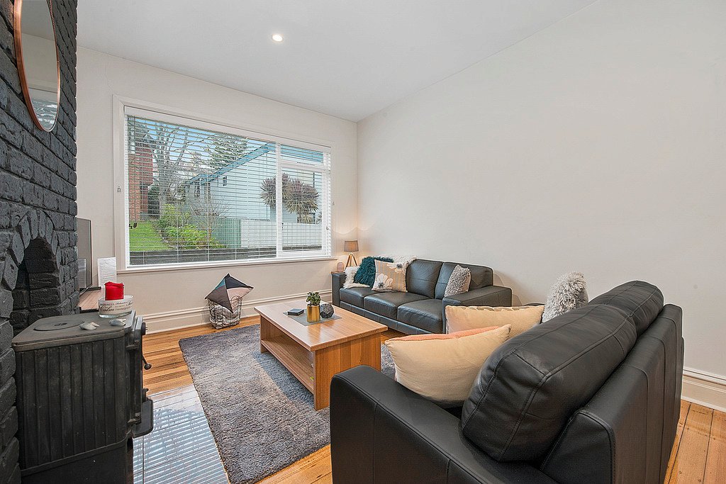 6 Flinders Lane SANDY BAY 9