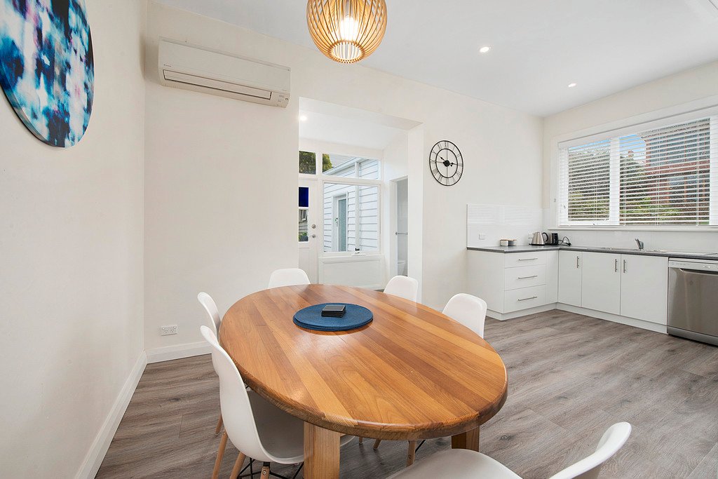 6 Flinders Lane SANDY BAY 12