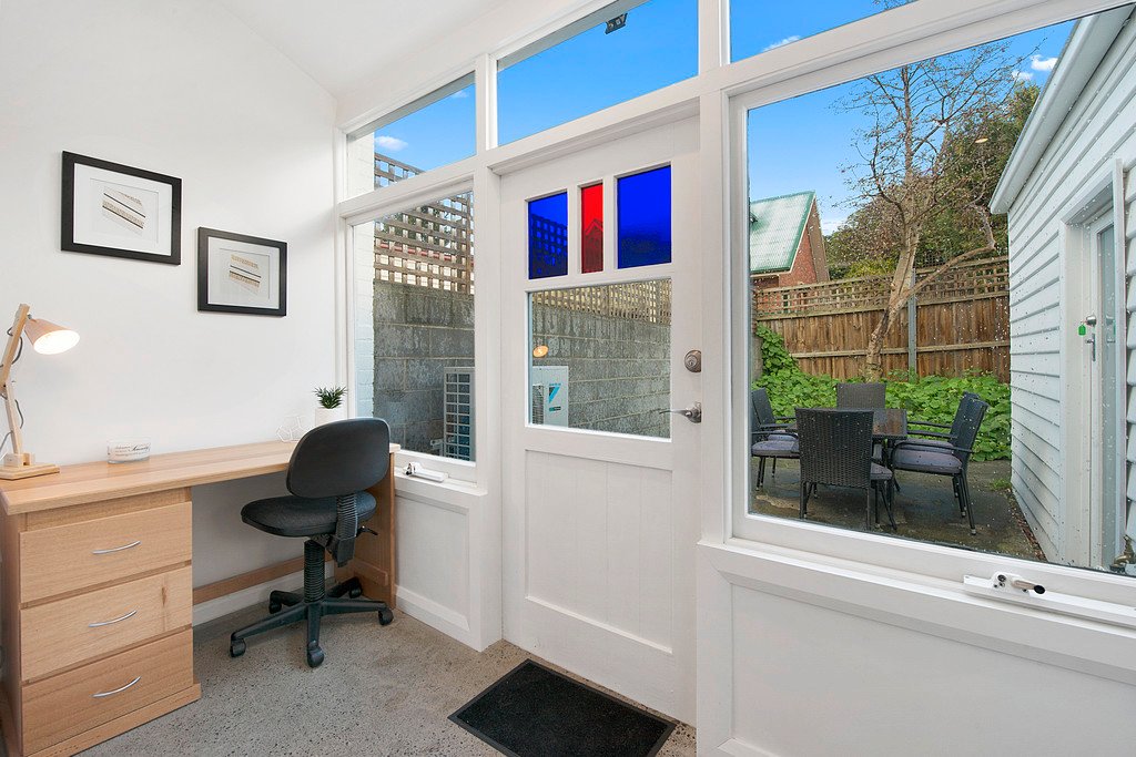 6 Flinders Lane SANDY BAY 14