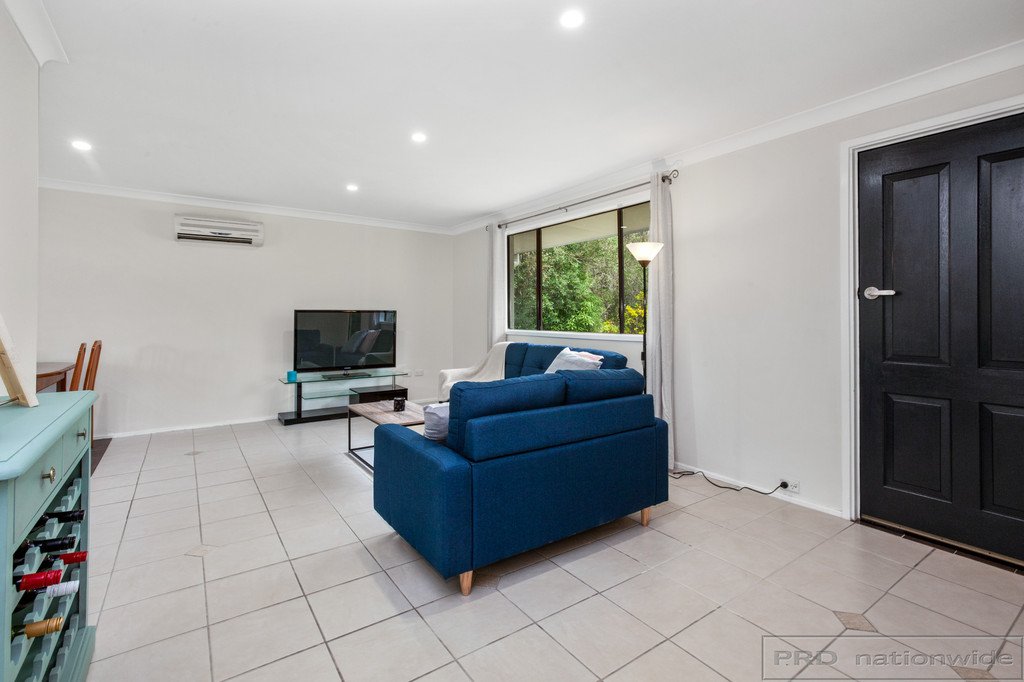 6 Forshaw Close THORNTON 8