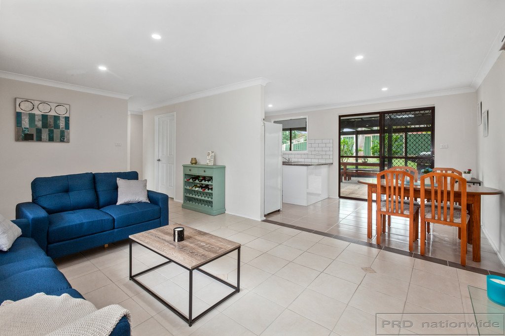 6 Forshaw Close THORNTON 9