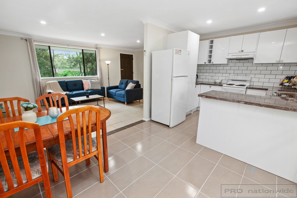 6 Forshaw Close THORNTON 11