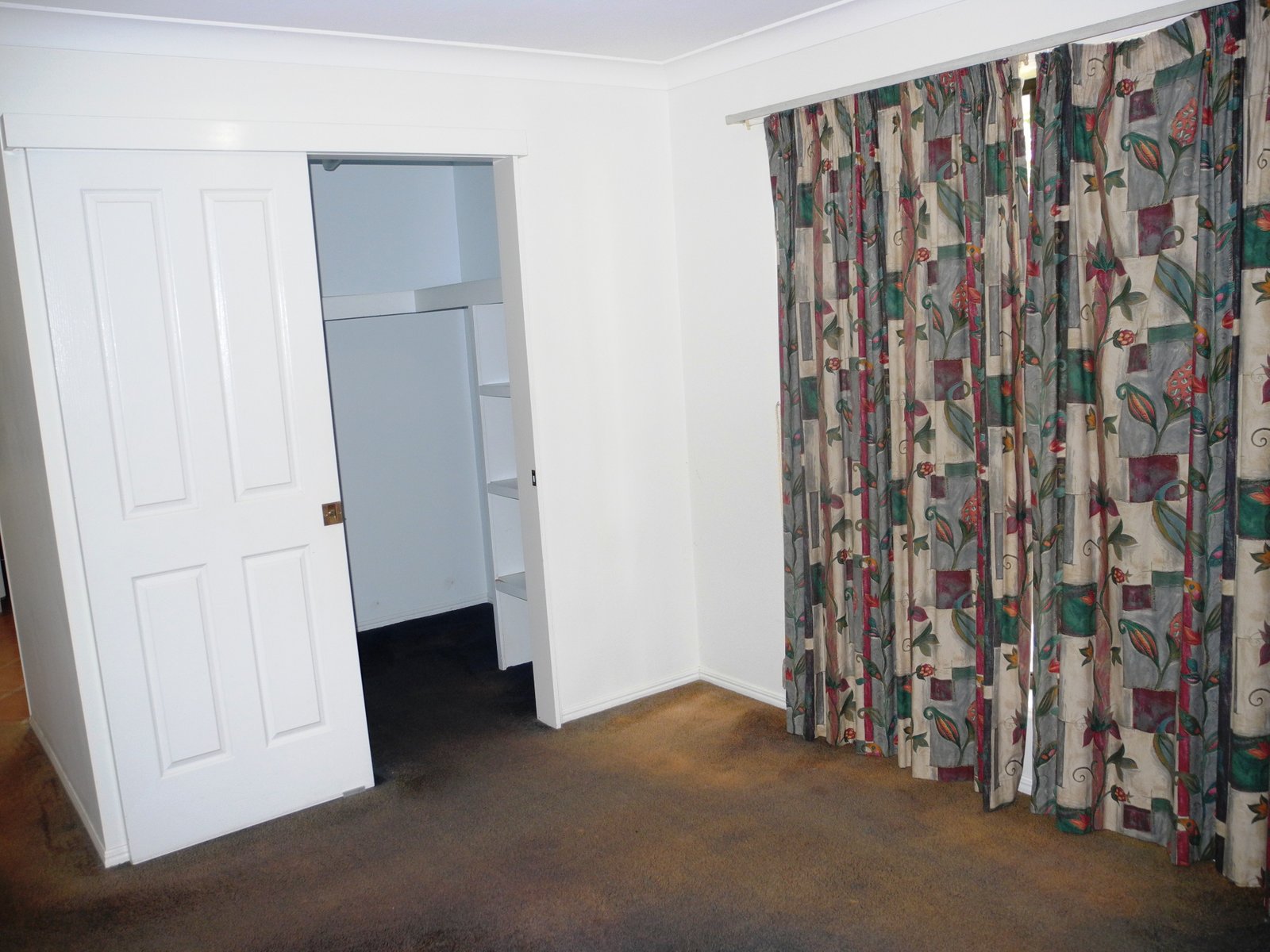 6 FORSYTH Court TANNUM SANDS 16