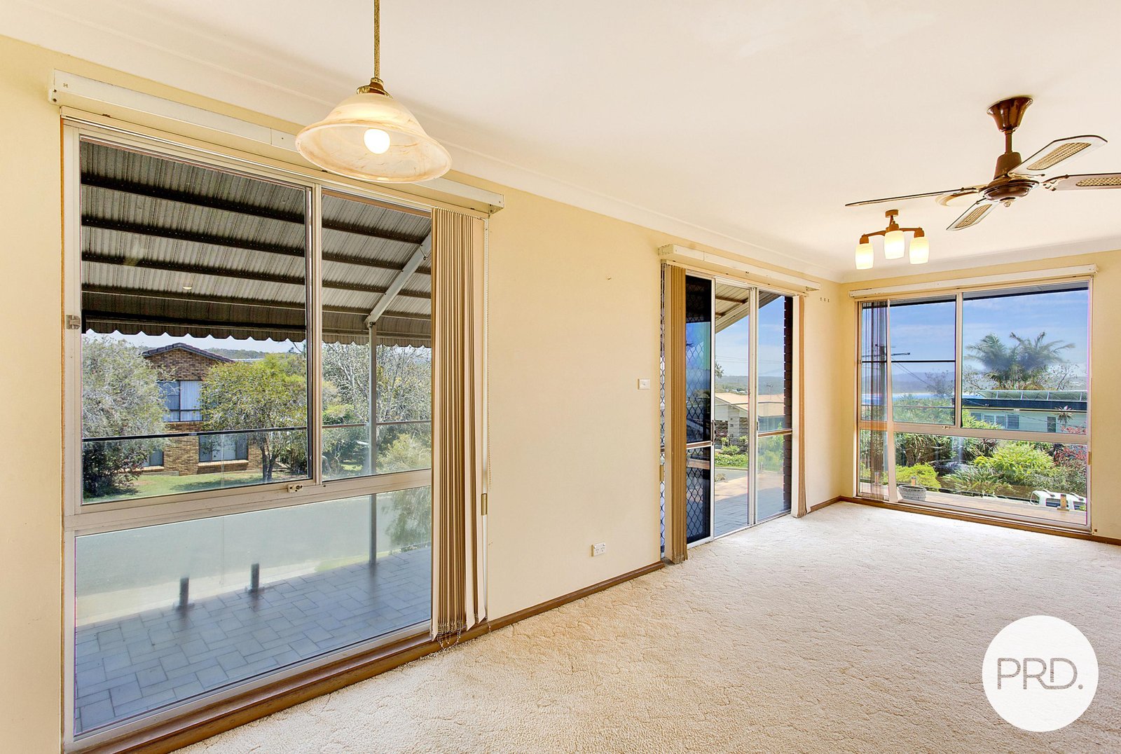 6 Fourth Avenue BONNY HILLS 6