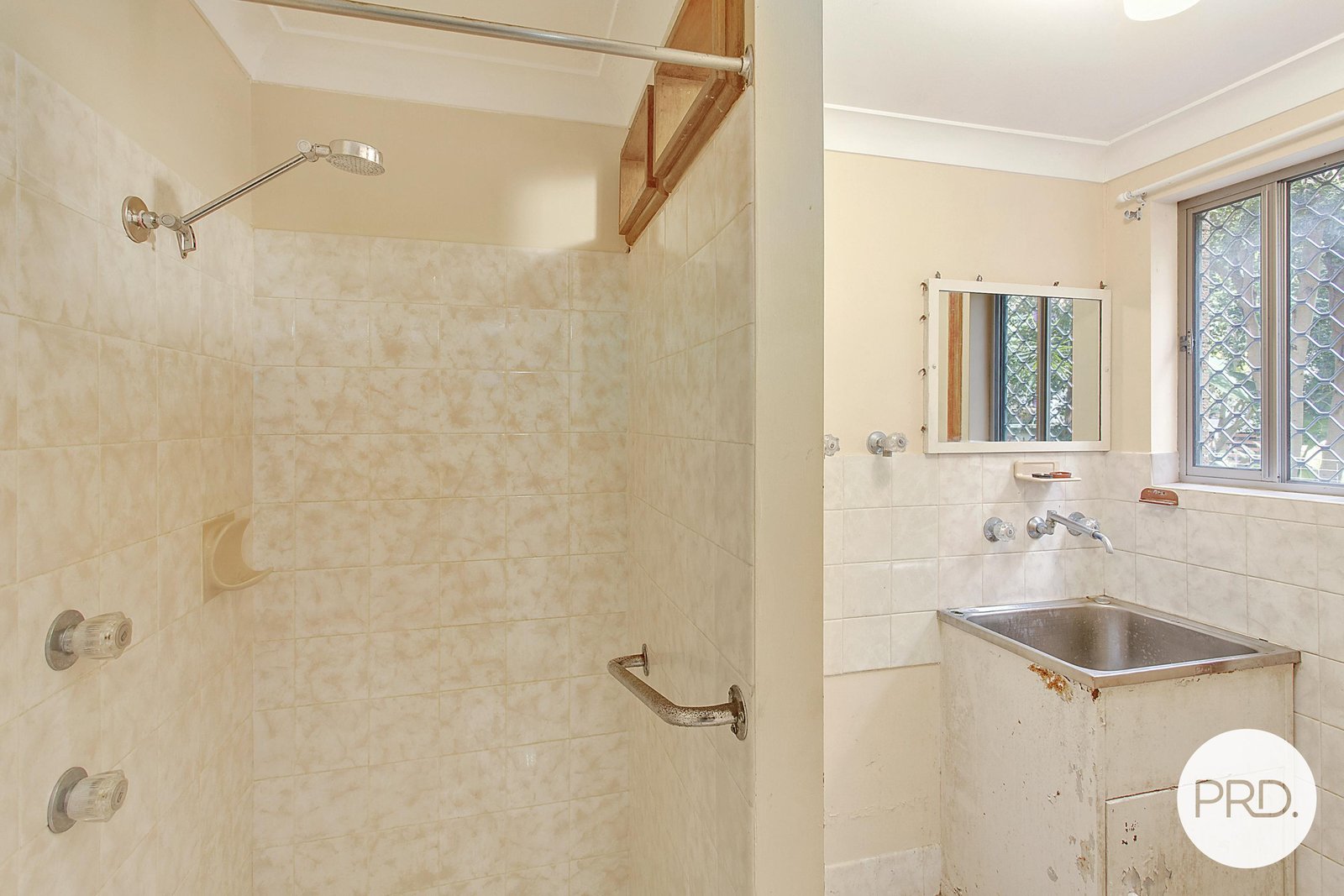 6 Fourth Avenue BONNY HILLS 17