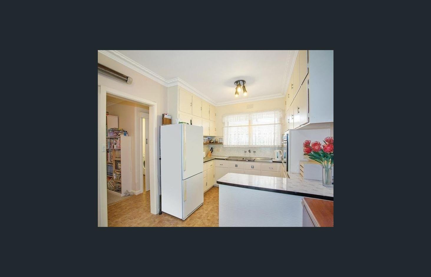 6 Freeman Street WENDOUREE 4