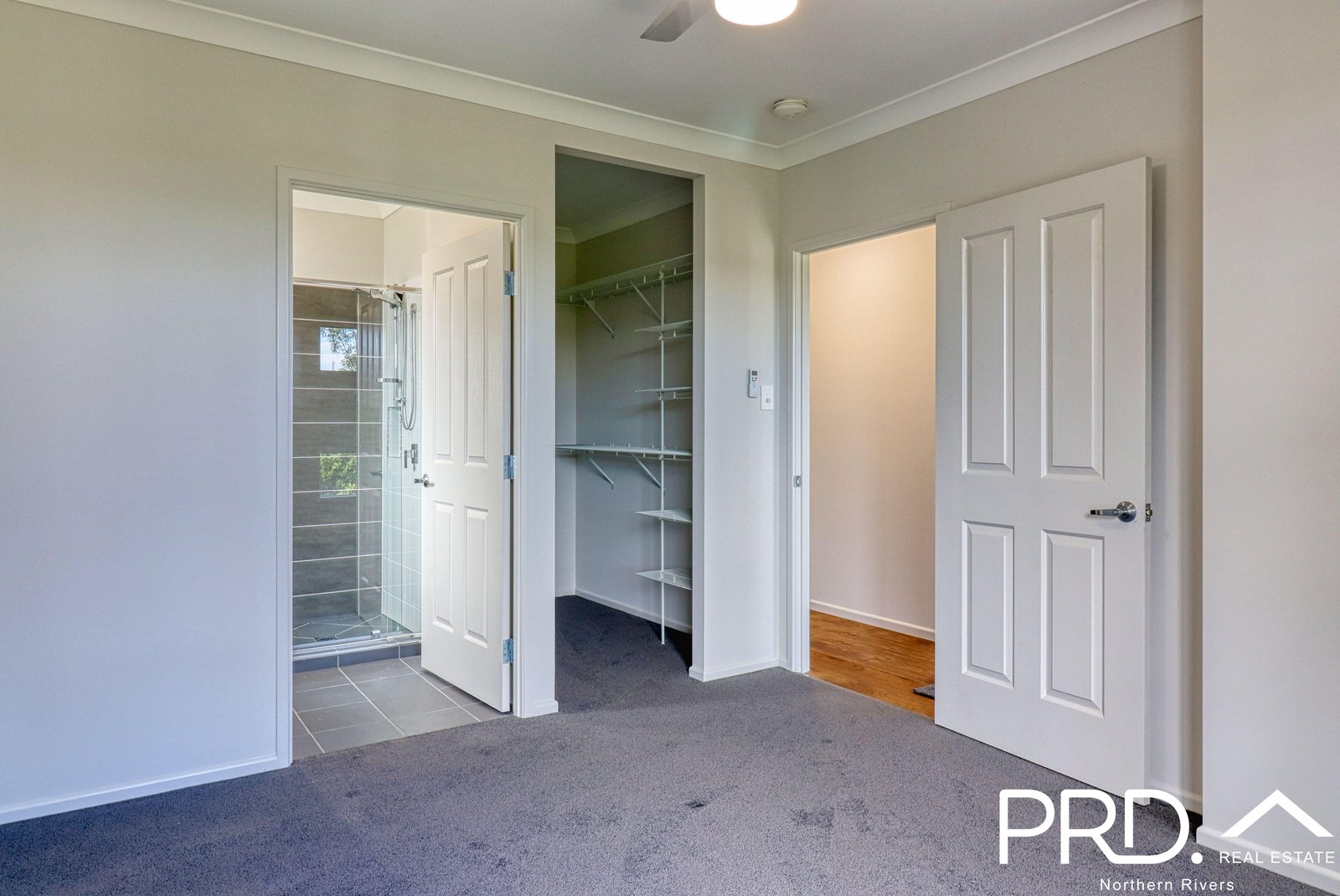 6 Fryer Lane CASINO 8