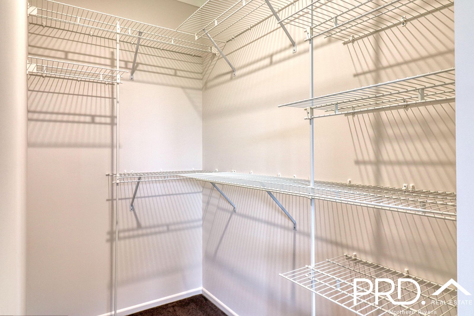 6 Fryer Lane CASINO 9