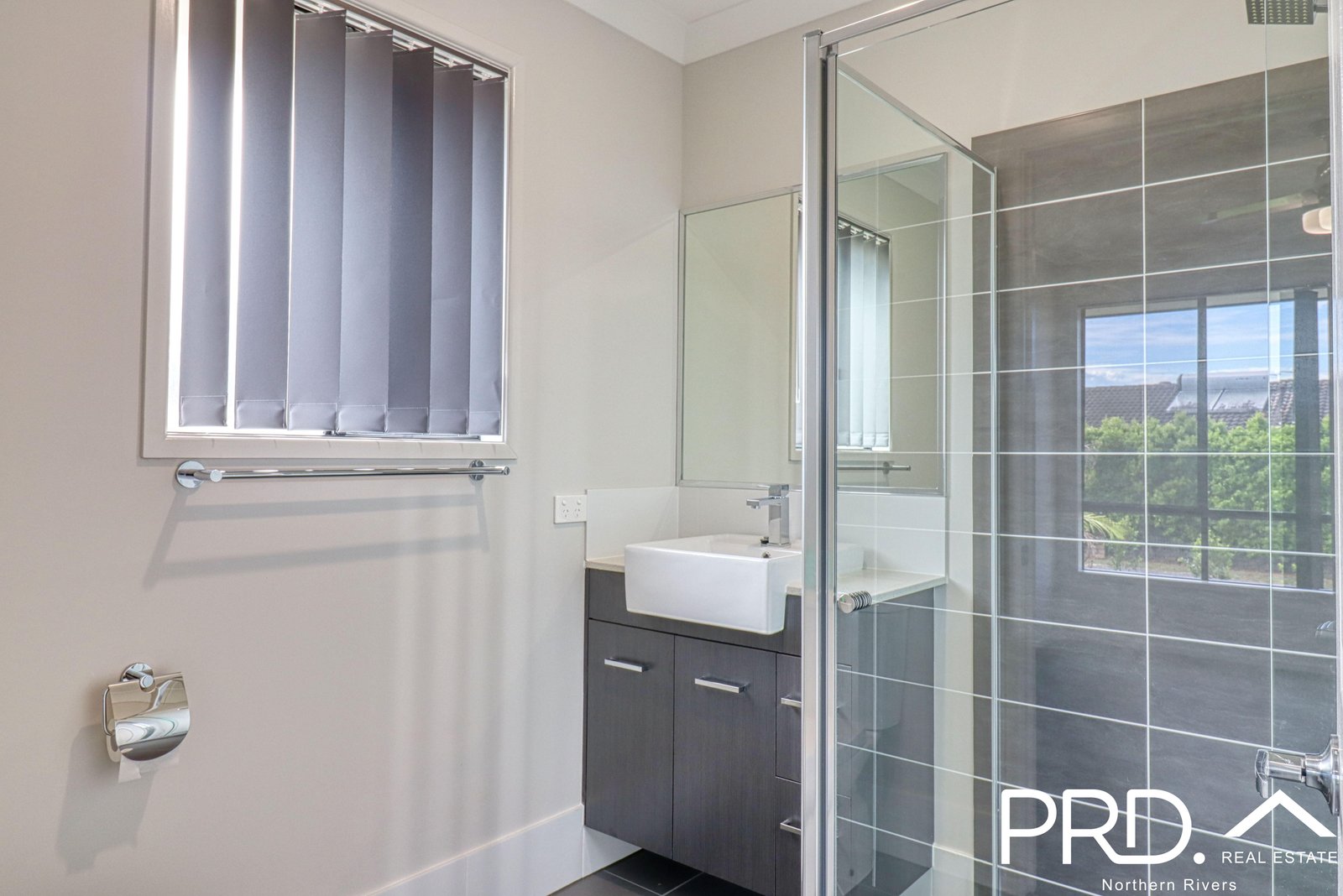 6 Fryer Lane CASINO 10