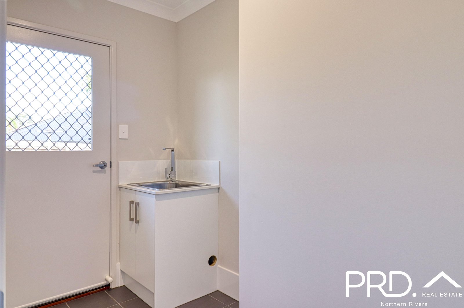 6 Fryer Lane CASINO 18