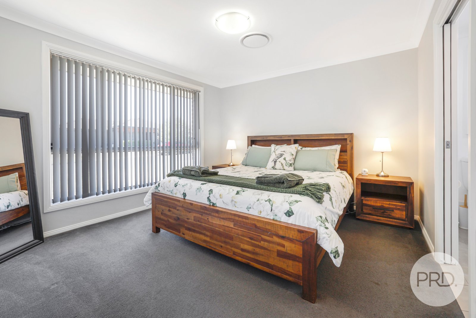 6 Galloway Place TAMWORTH 3