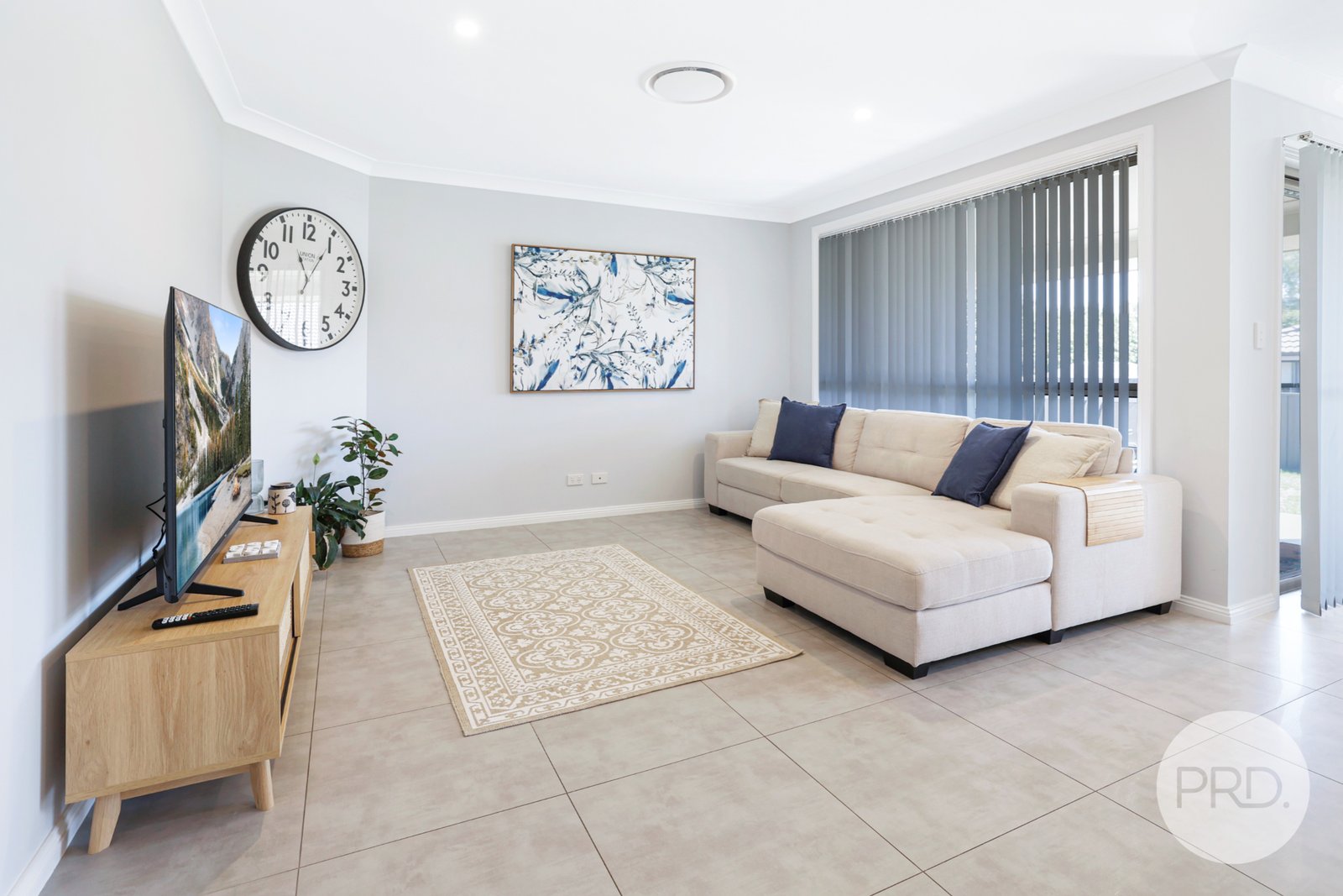 6 Galloway Place TAMWORTH 7