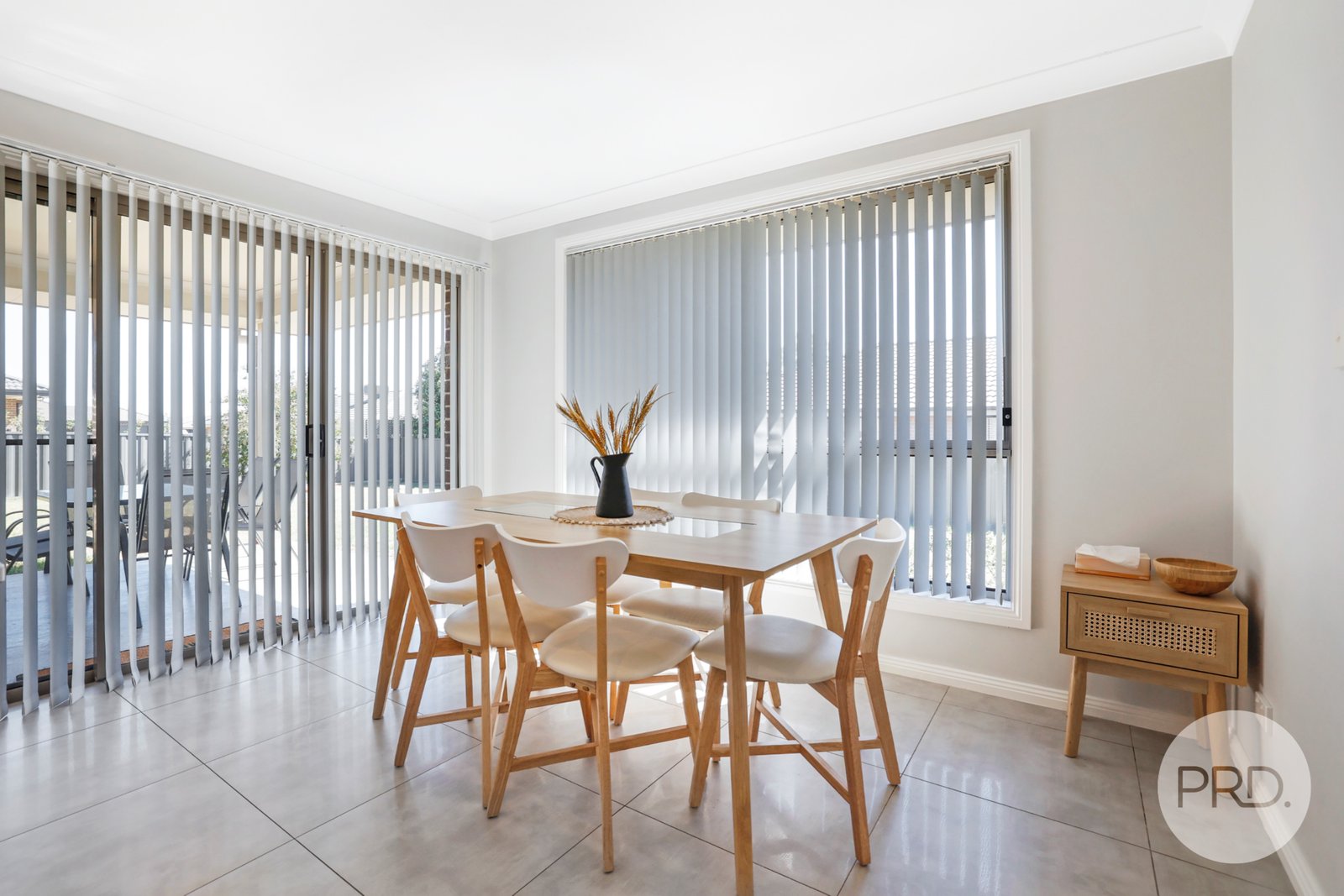 6 Galloway Place TAMWORTH 9