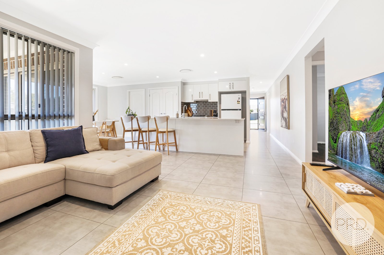 6 Galloway Place TAMWORTH 11