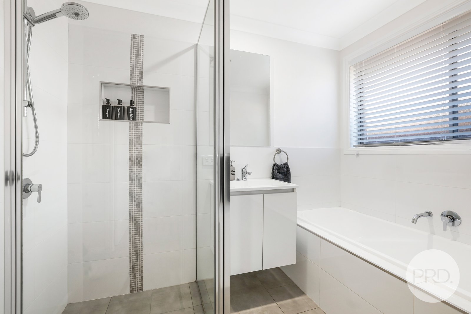 6 Galloway Place TAMWORTH 13