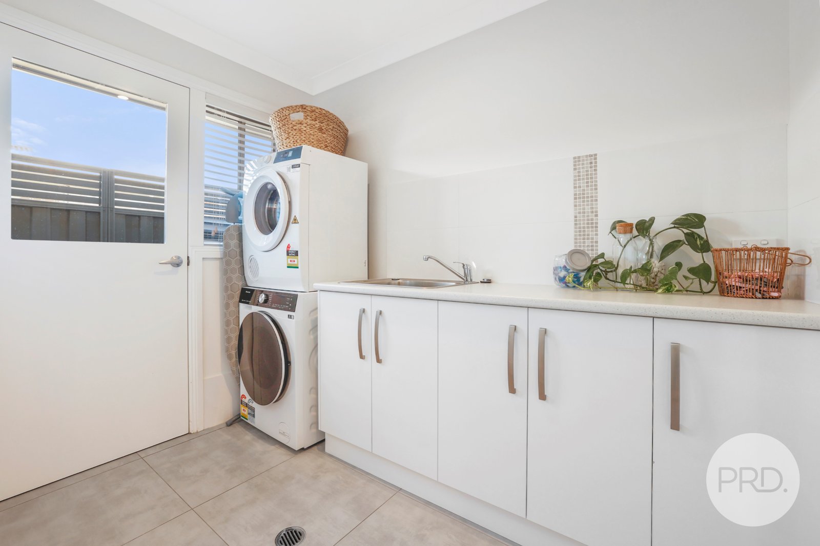 6 Galloway Place TAMWORTH 15