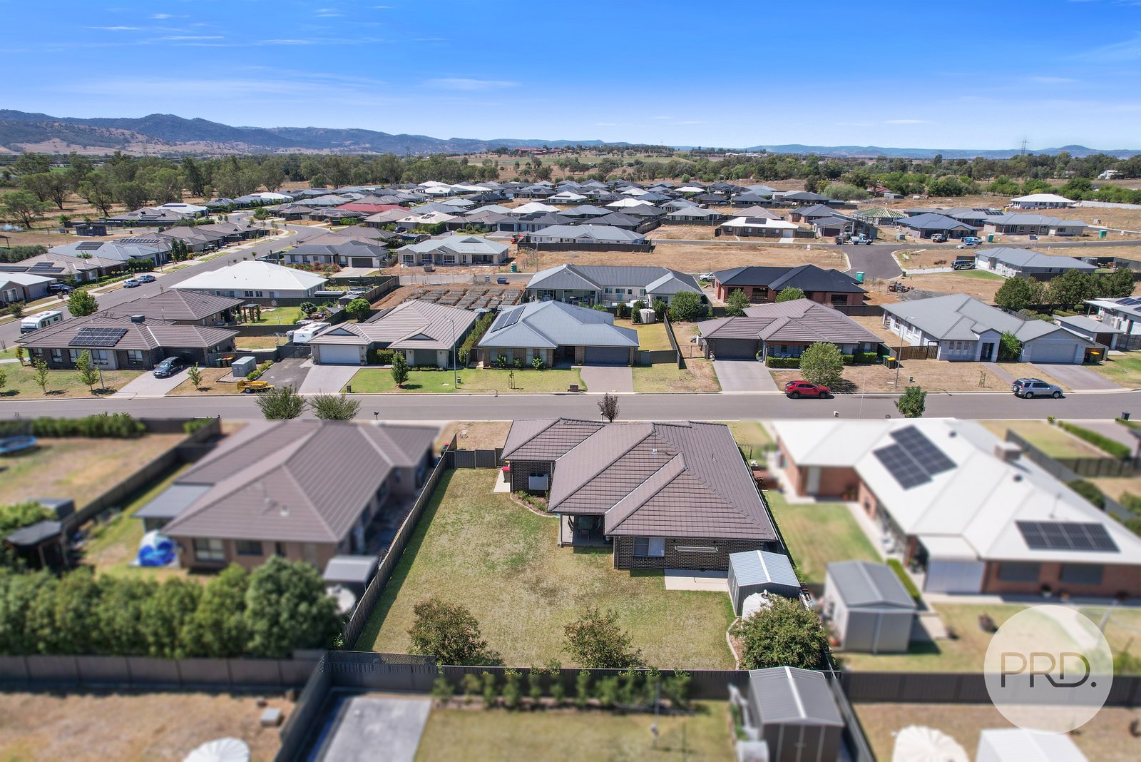 6 Galloway Place TAMWORTH 23