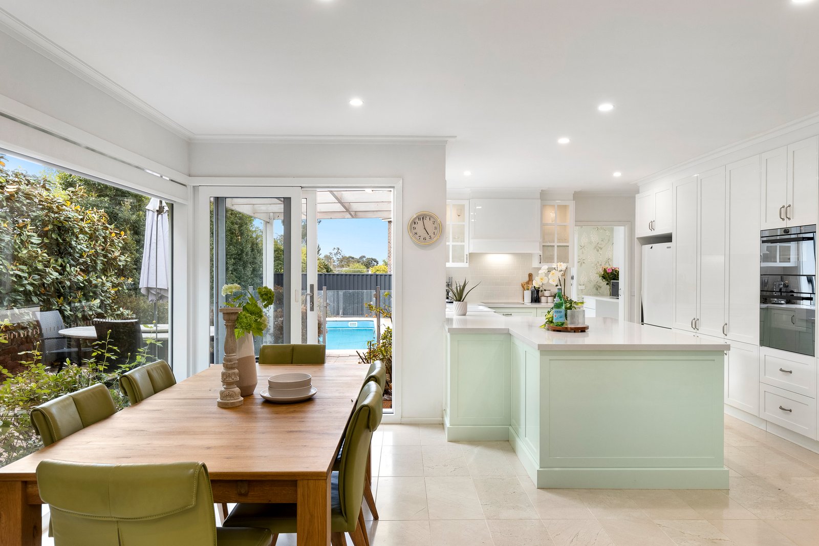 Gallery: 6 Garrick Court