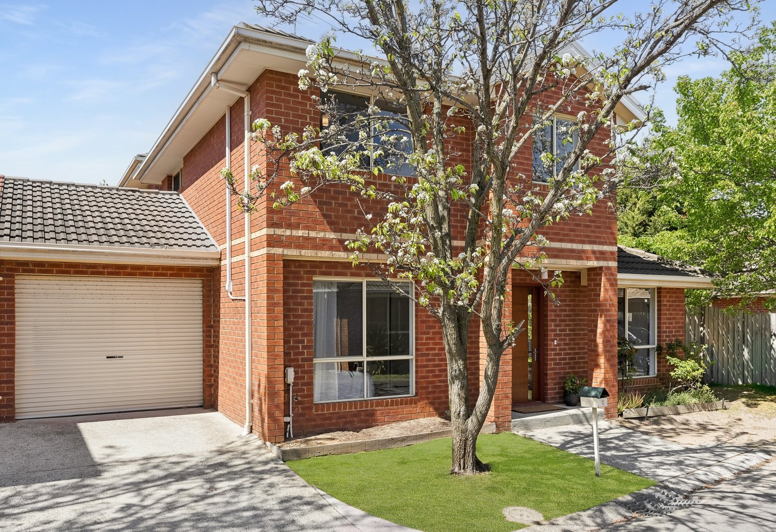 Gallery: 6 Gateway Close