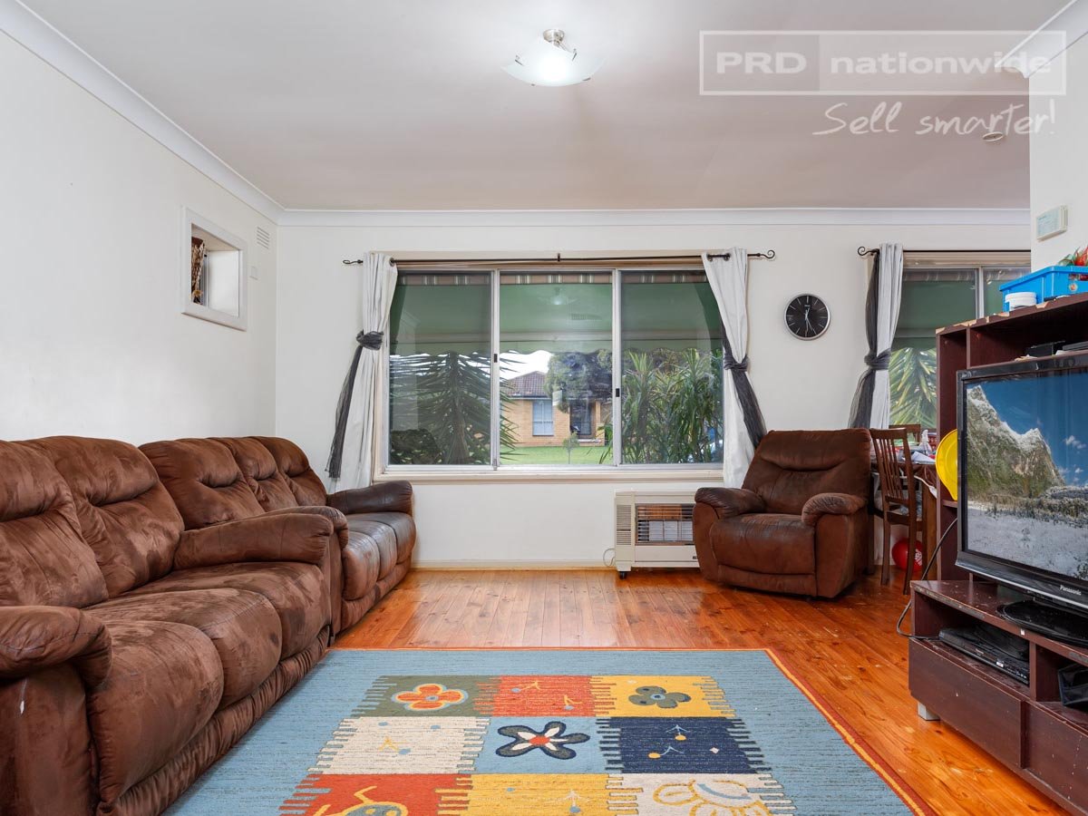 6 Geneva Crescent LAKE ALBERT 2