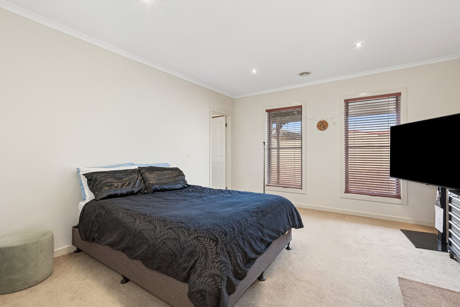 Gallery: 6 Geoffrey Court
