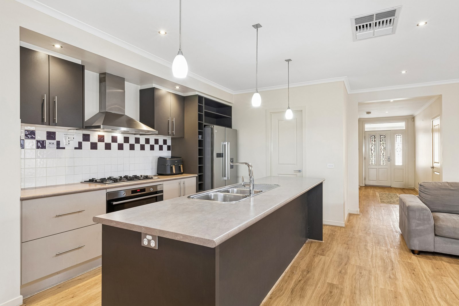 Gallery: 6 Geoffrey Court
