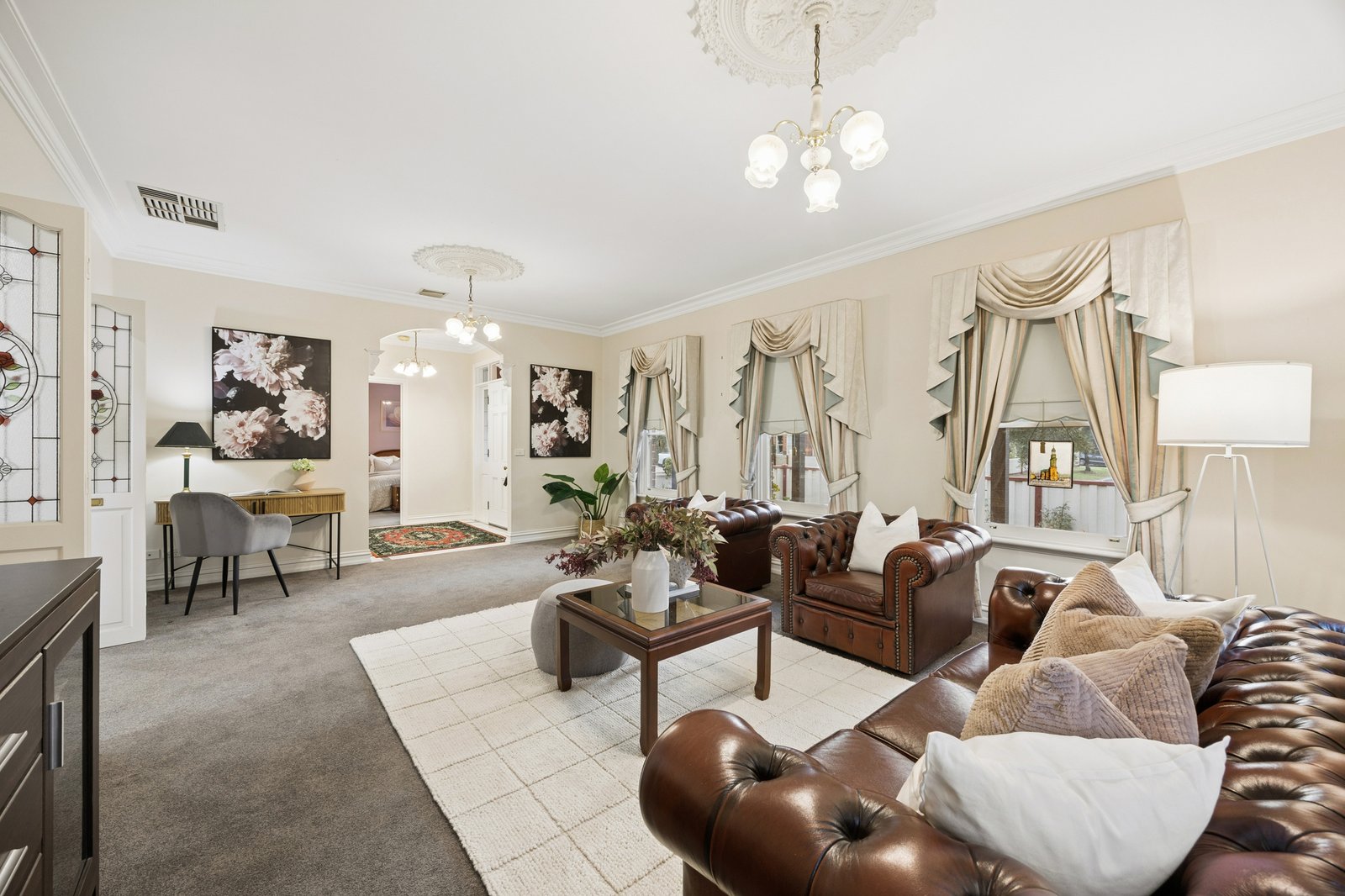 Gallery: 6 Gilchrist Way