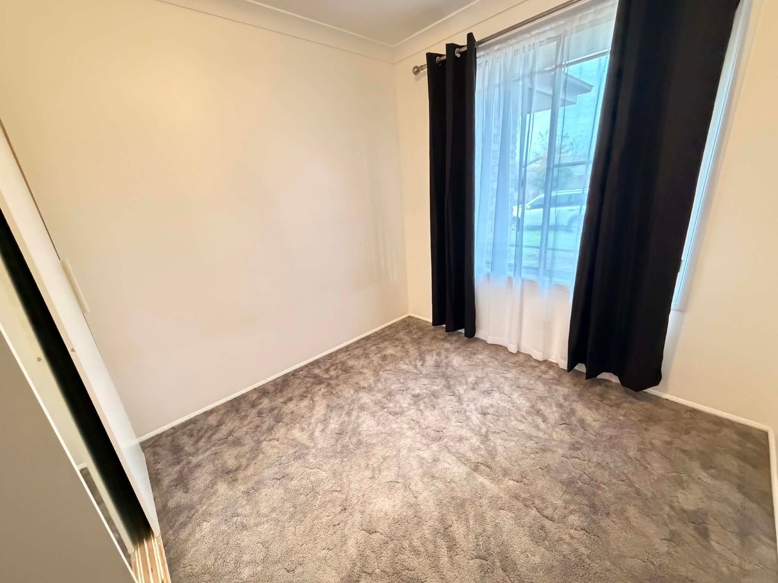 6 Giles Place TAMWORTH 12