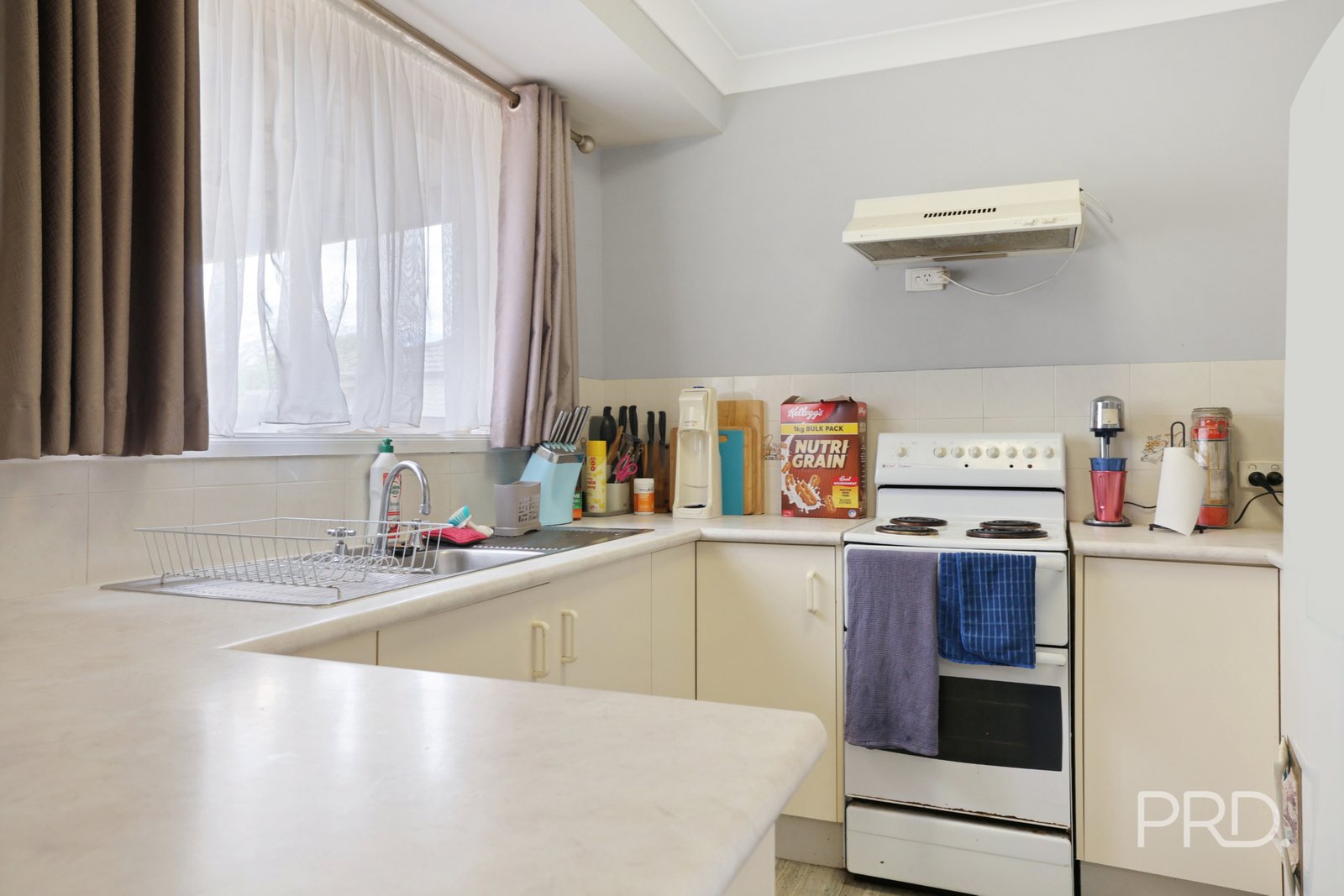 6 Giles Place TAMWORTH 4