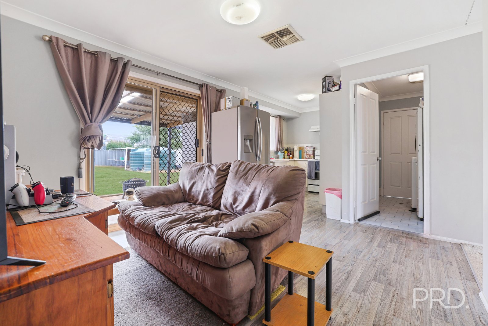 6 Giles Place TAMWORTH 5