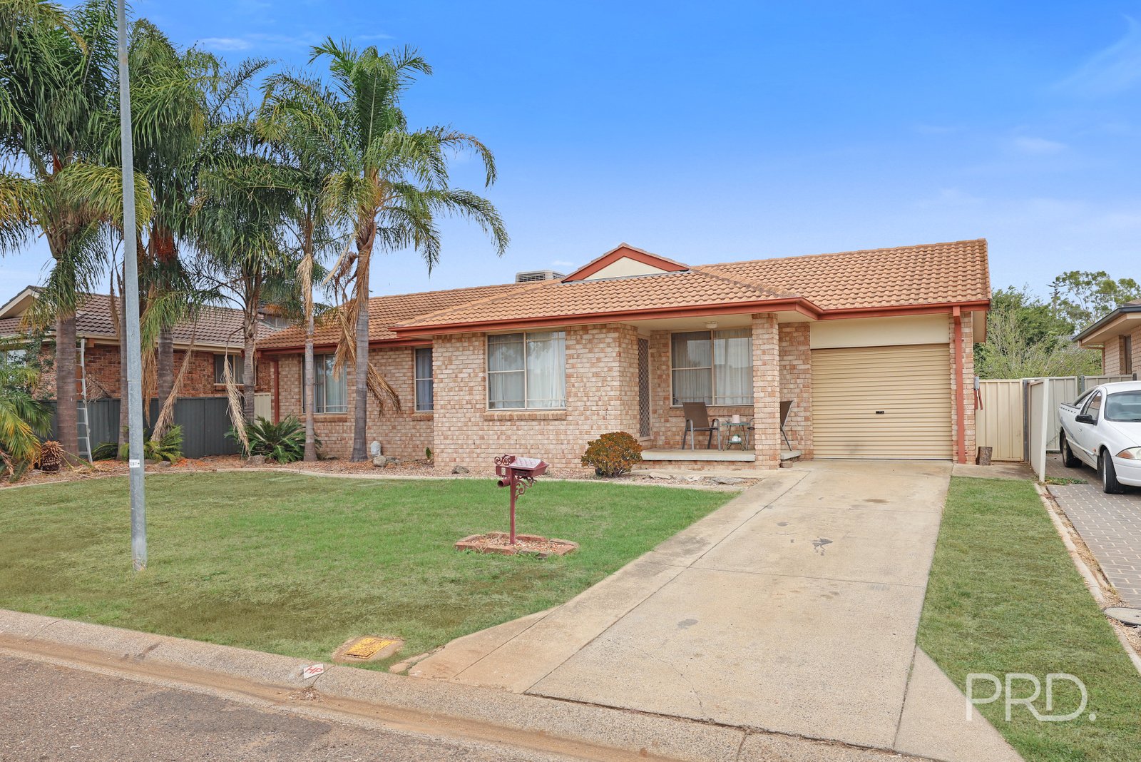 6 Giles Place TAMWORTH 18