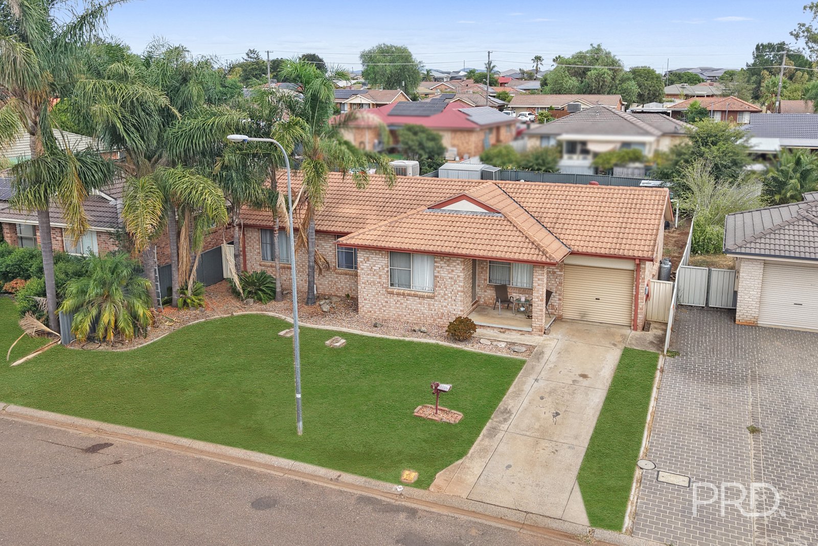 6 Giles Place TAMWORTH 19