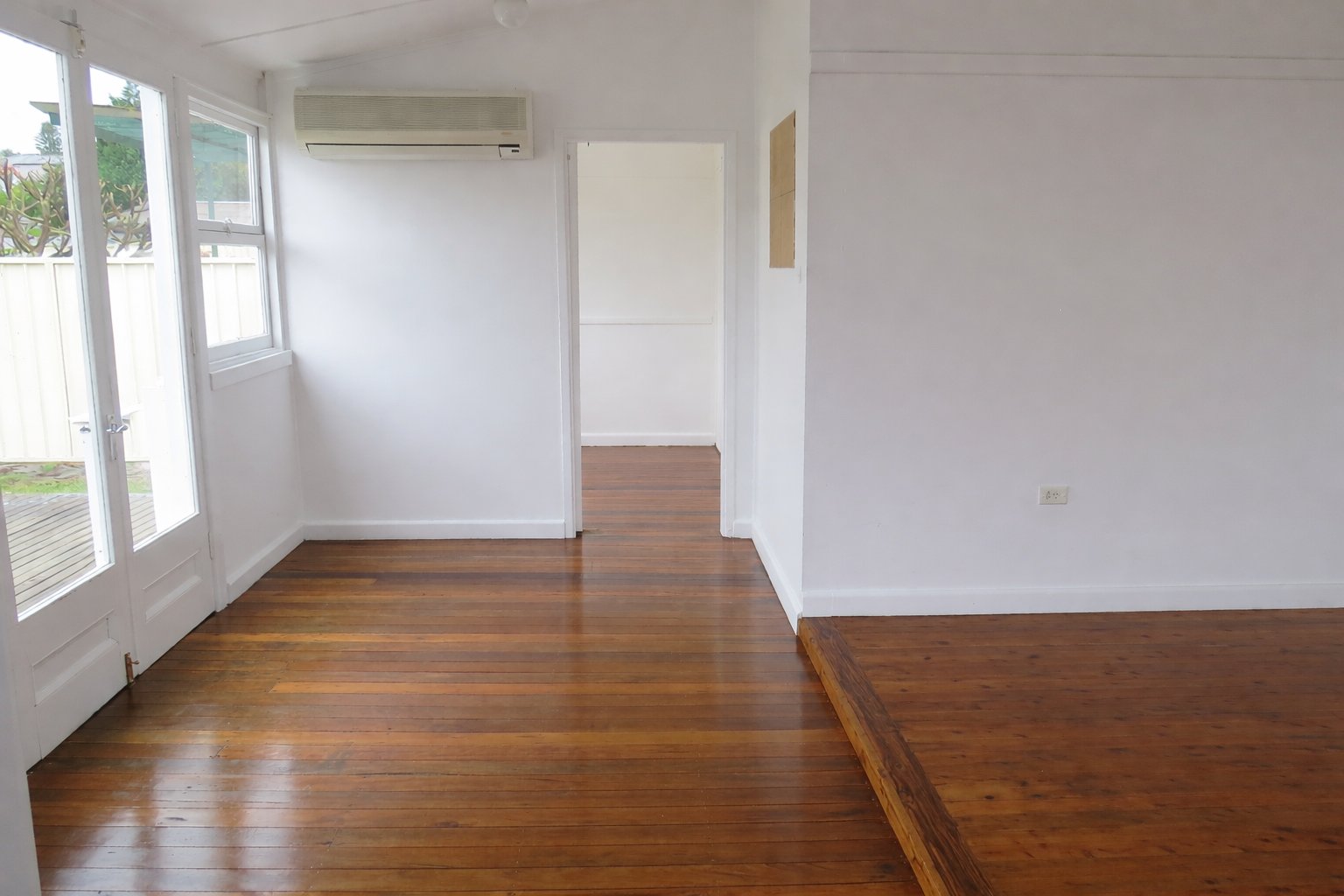 6 Gipps Avenue LITTLE BAY 2