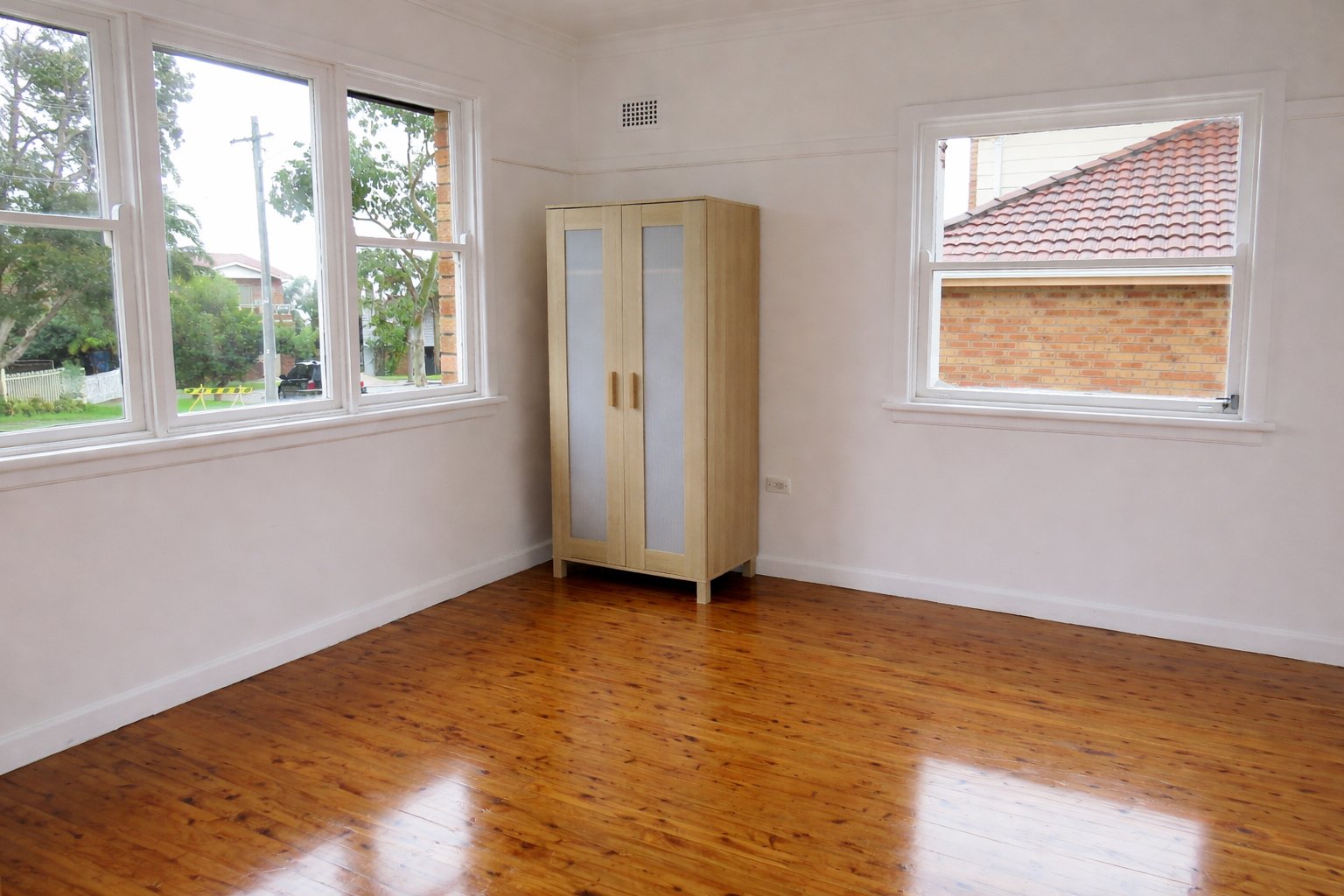 6 Gipps Avenue LITTLE BAY 3