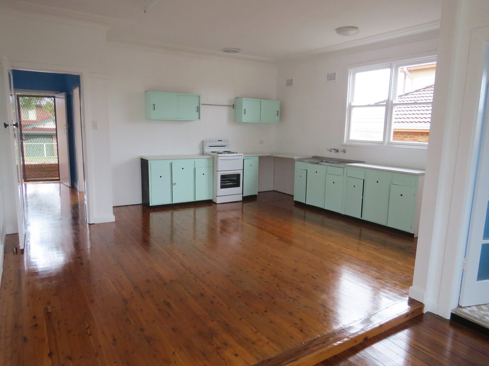 6 Gipps Avenue LITTLE BAY 2