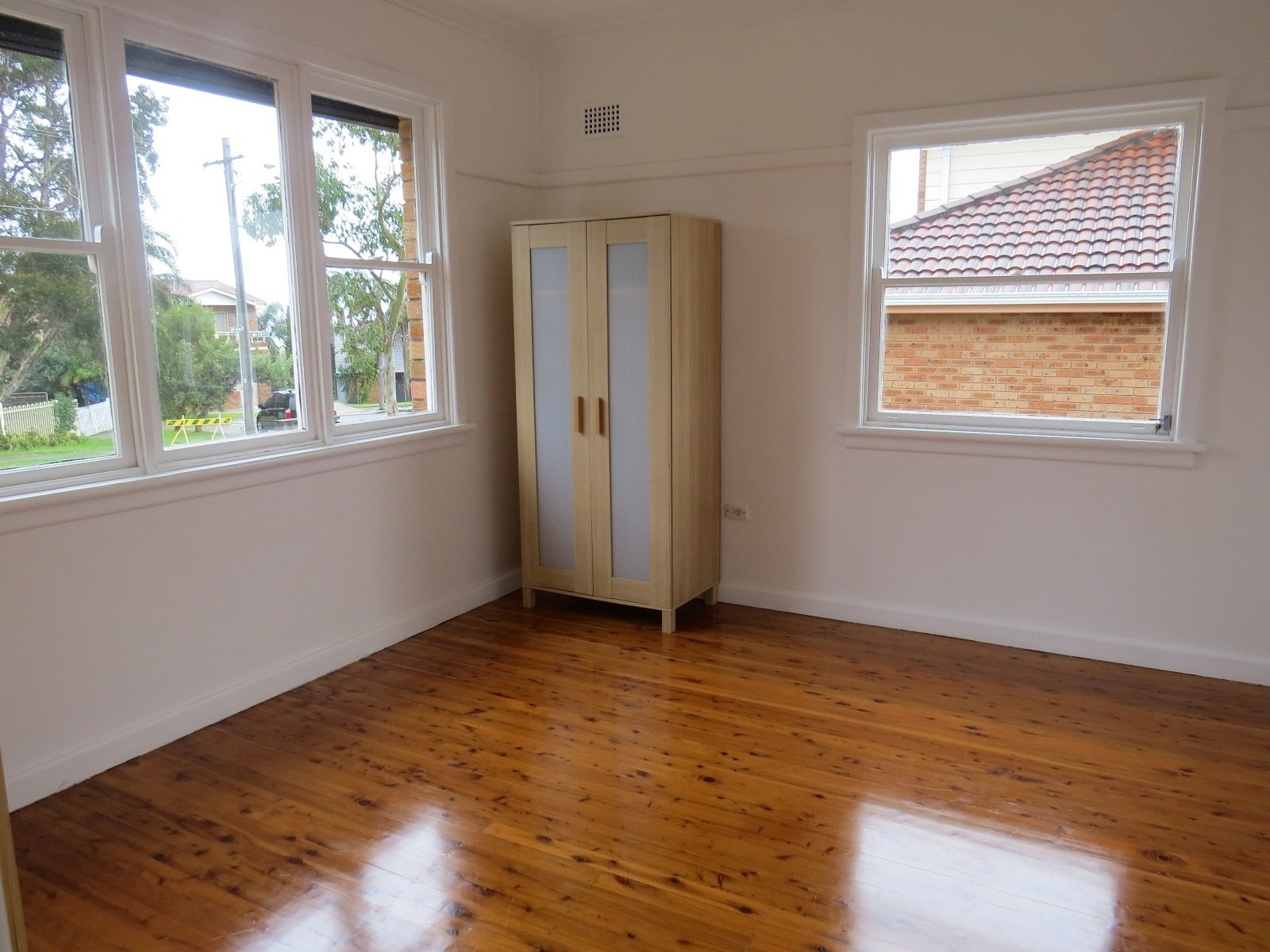 6 Gipps Avenue LITTLE BAY 4